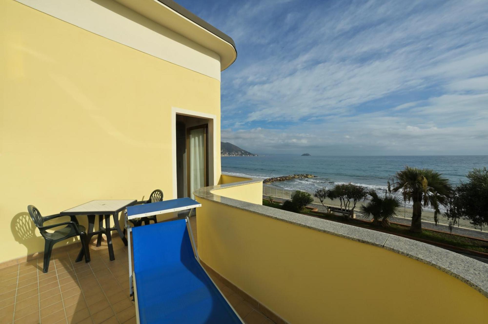Hotel Delfino Лайгуэлья Экстерьер фото
