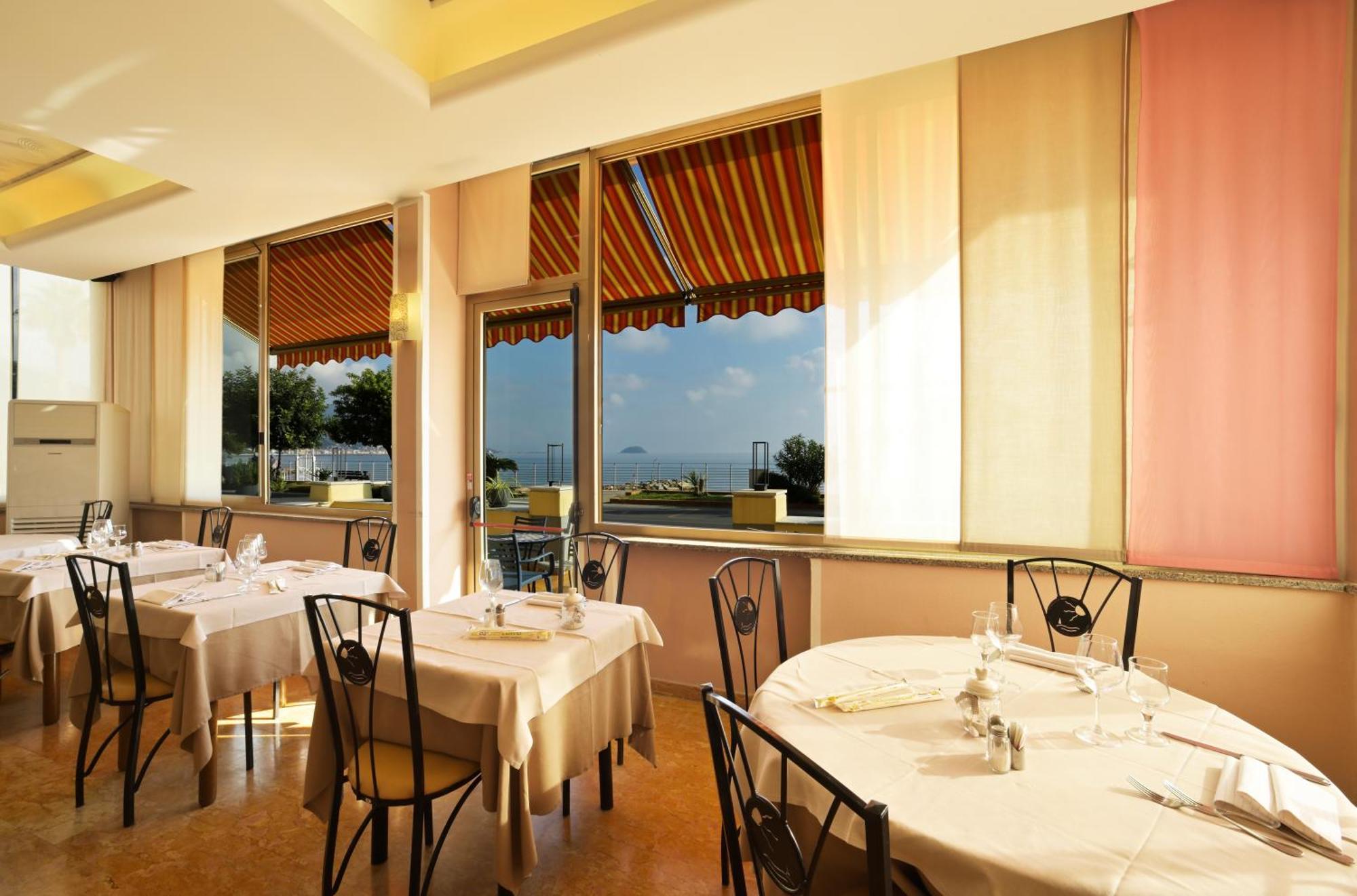 Hotel Delfino Лайгуэлья Экстерьер фото