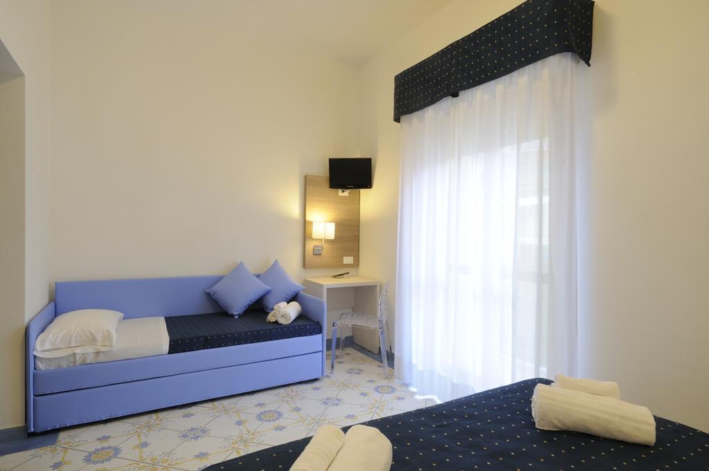Hotel Delfino Лайгуэлья Экстерьер фото