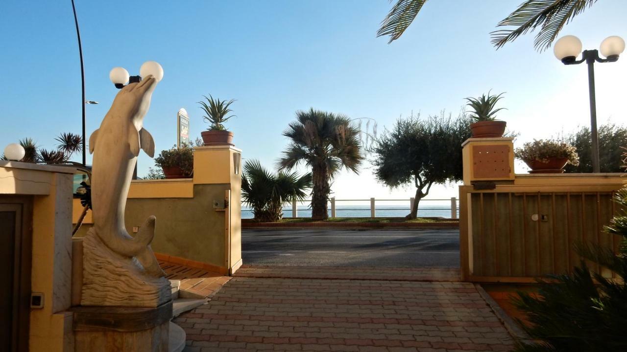 Hotel Delfino Лайгуэлья Экстерьер фото