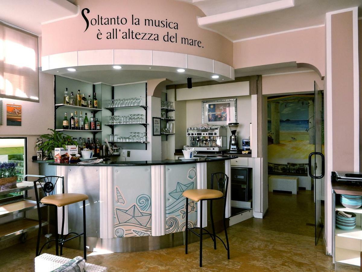 Hotel Delfino Лайгуэлья Экстерьер фото